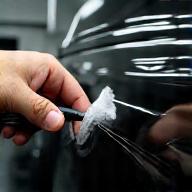 Applying ceramic paint protection on a car
